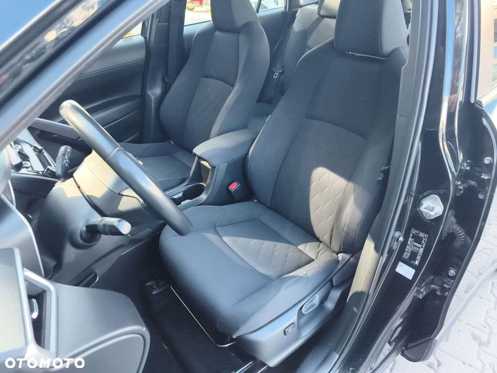 Toyota Corolla Cross - 18
