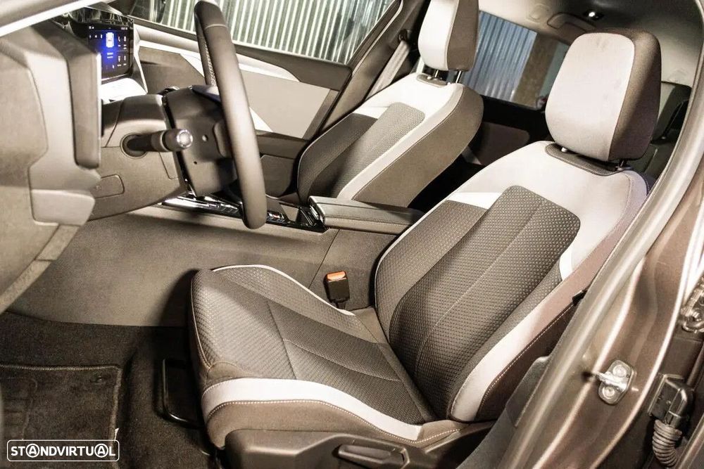 Opel Astra Sports Tourer - 35