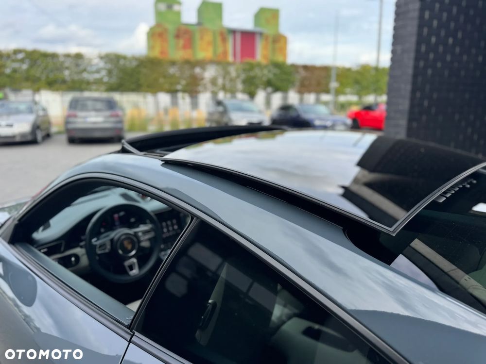 Porsche 911 Turbo S - 25