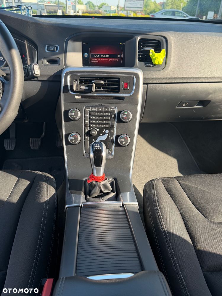 Volvo V60 ver-d4-drive--e-dynamic-edition-kinetic- - 14