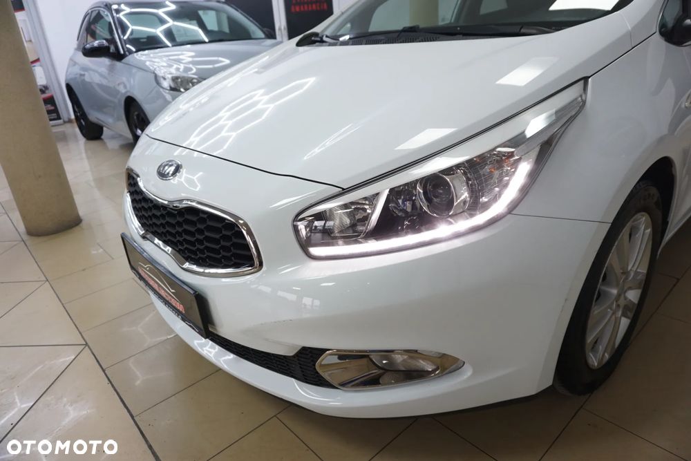 Kia Ceed 1.4 L - 6