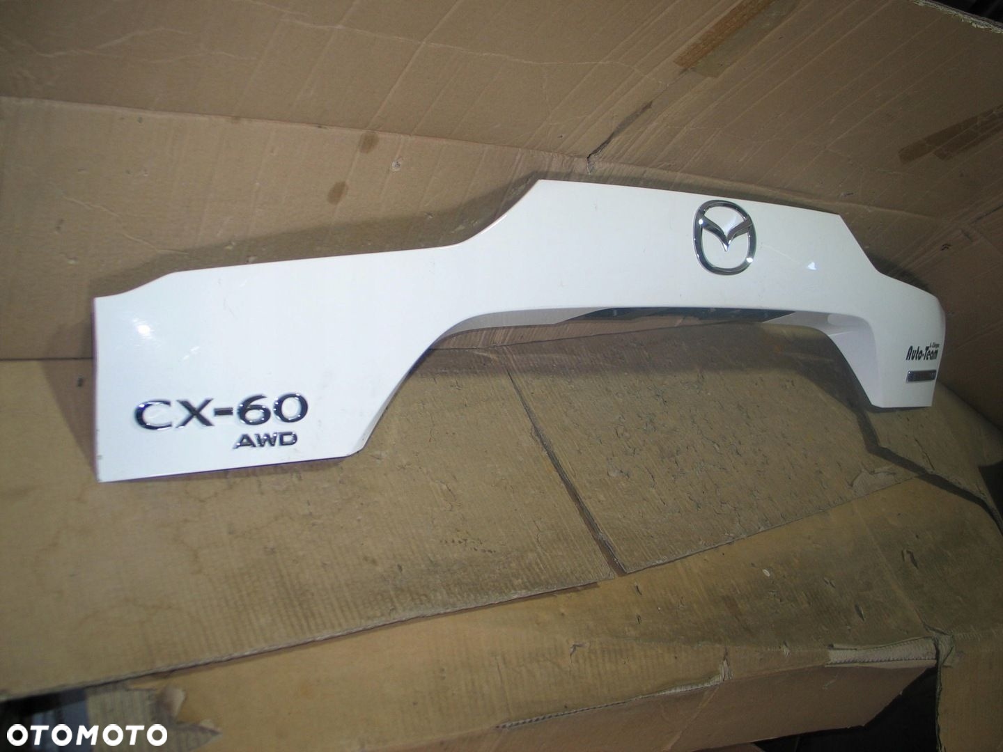 znaczek listwa klapa panel blenda klapy mazda CX-60 CX60 KBB3-50851 - 2