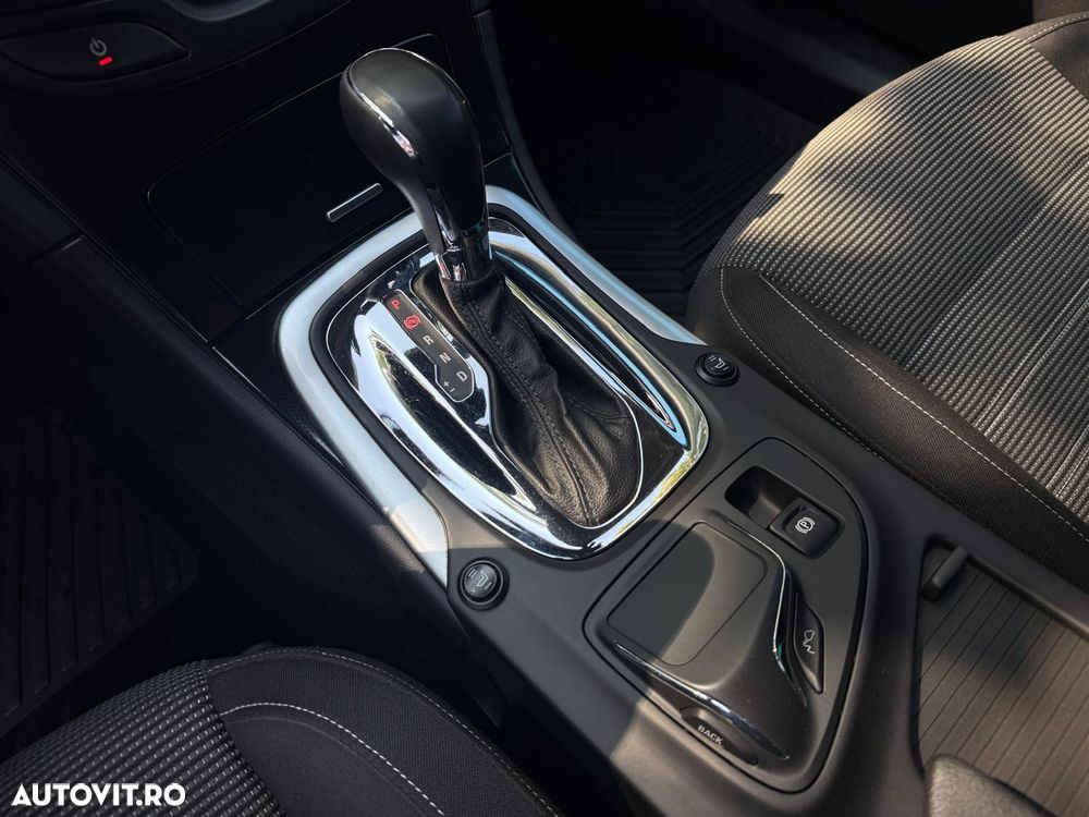 Opel Insignia - 17