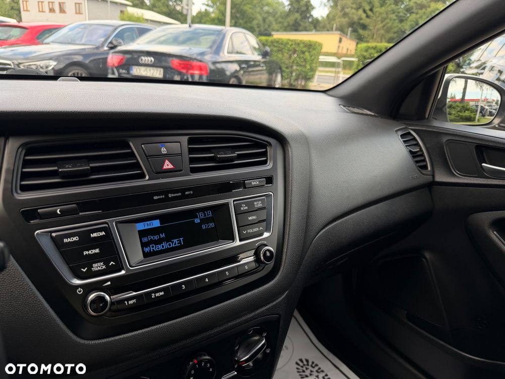 Hyundai i20 1.2 Passion - 27