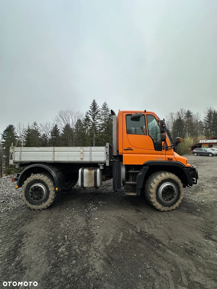 Mercedes-Benz Unimog U400 - 4