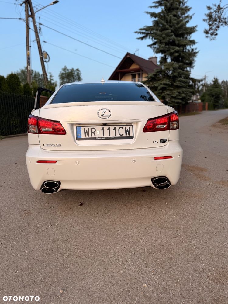 Lexus IS - 14