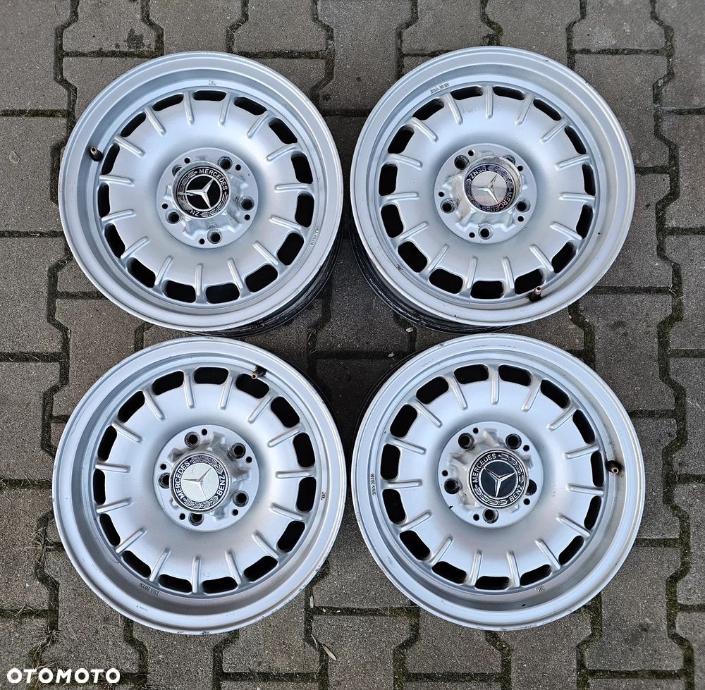 Mercedes-Benz E-Klasa W108 W115 W116 W123 W126 / KBA40410 1084000902 Barock / 6Jx14 ET30 5x112 - 4