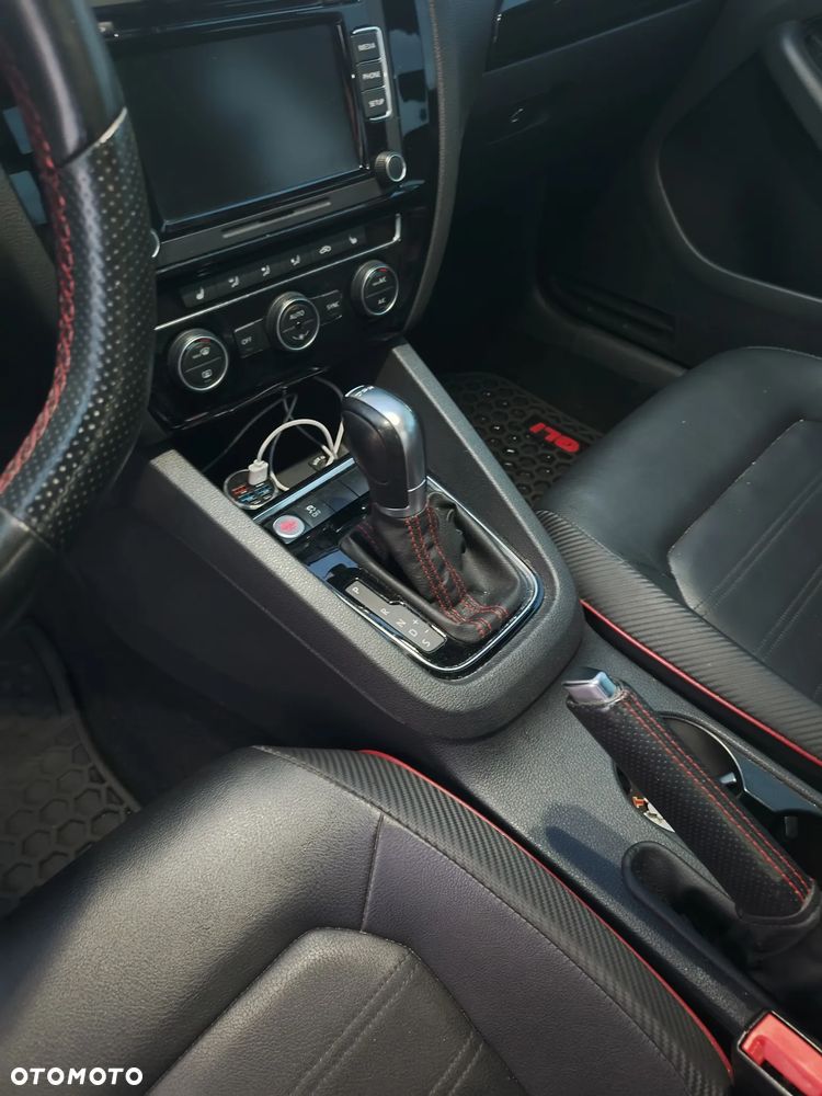 Volkswagen Jetta - 16