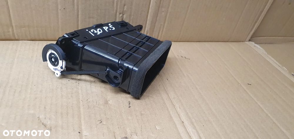 Kratka nawiewu powietrza prawa środkowa Hyundai I30 I 97420-2R000 - 4