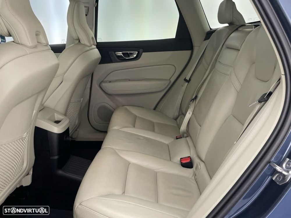 Volvo XC 60 2.0 T8 PHEV Inscription AWD - 12