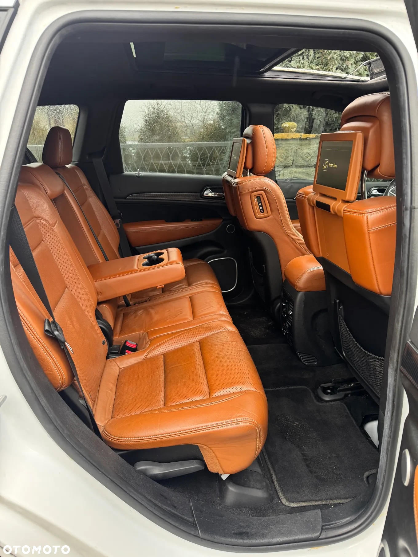 Jeep Grand Cherokee - 22