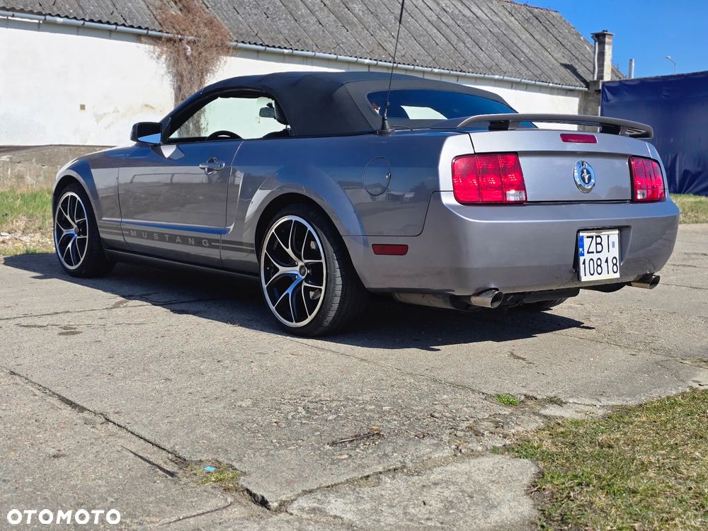 Ford Mustang - 4