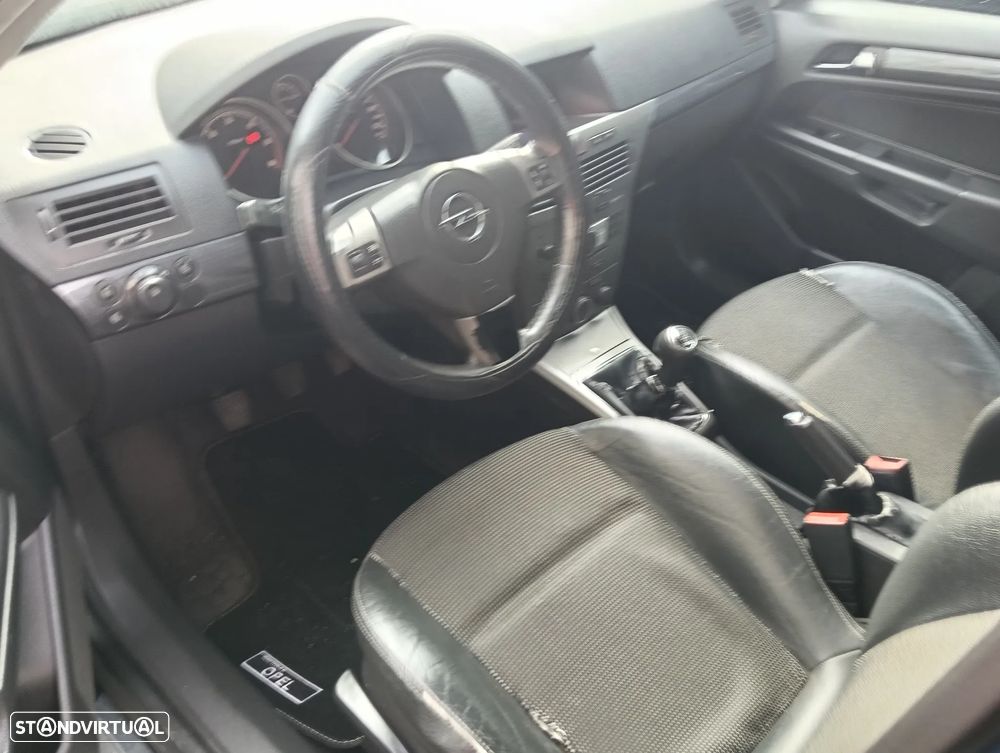 Opel Astra Caravan 1.9 CDTi Cosmo - 19