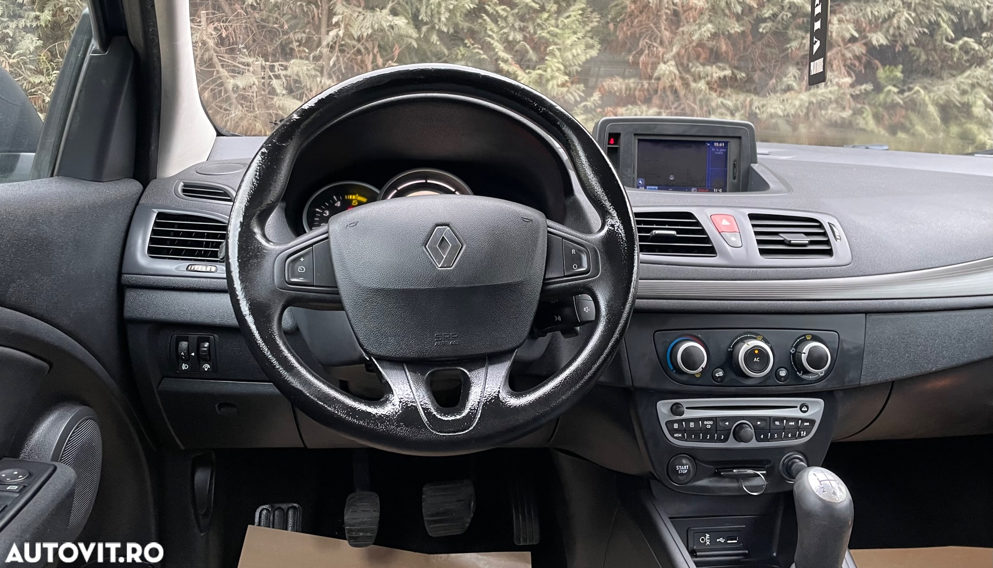 Renault Megane ENERGY dCi 110 Start & Stop LIMITED - 27