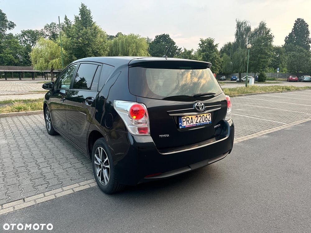 Toyota Verso - 5