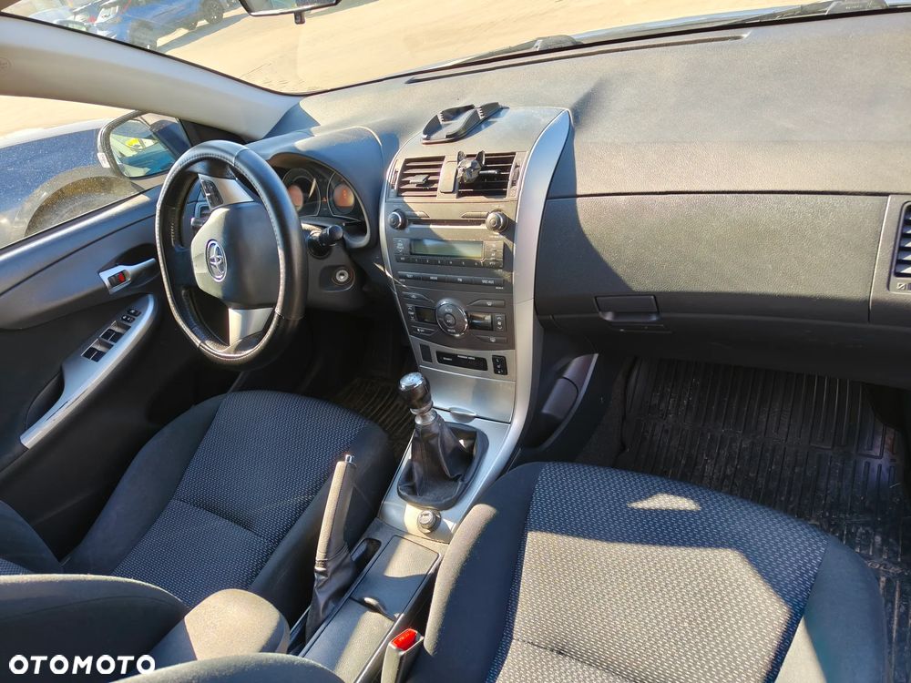 Toyota Corolla - 14
