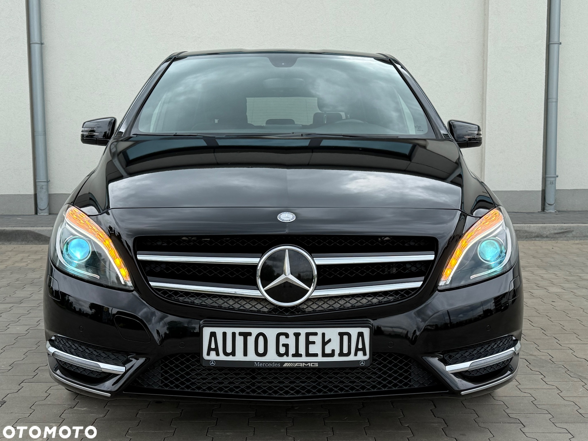 Mercedes-Benz Klasa B 180 UrbanStyle Edition - 35