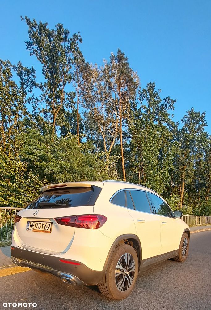 Mercedes-Benz GLA 220 d 4-Matic 8G-DCT - 10