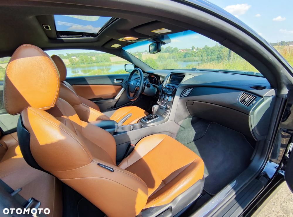 Hyundai Genesis Coupe 3.8 V6 Executive - 18