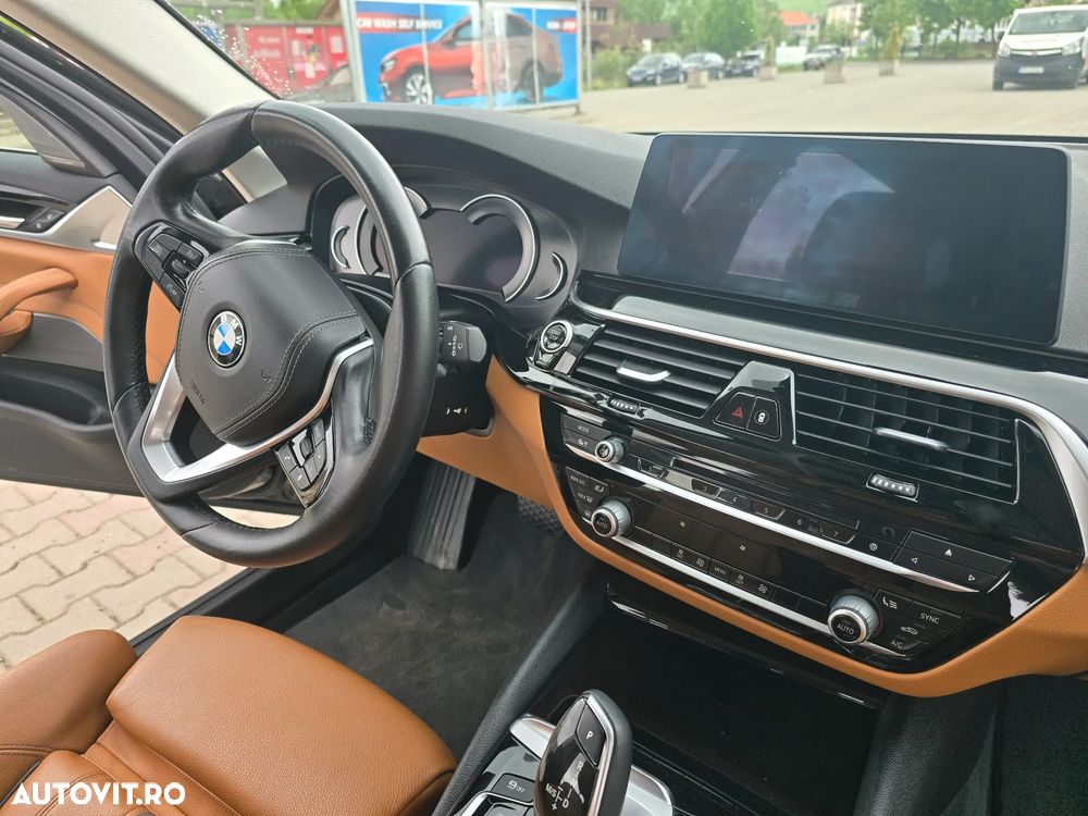 BMW Seria 5 530i Aut. Sport Line - 16