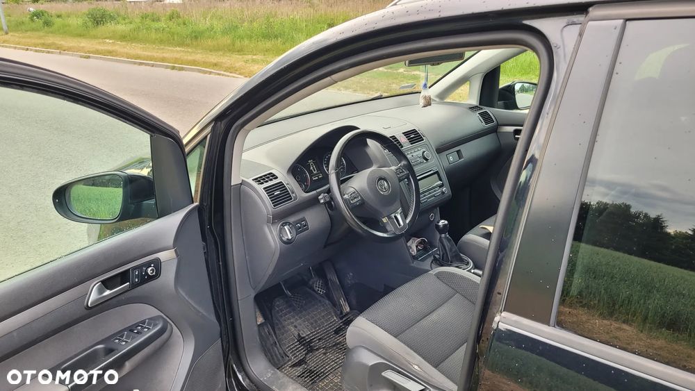 Volkswagen Touran 2.0 TDI DPF STYLE - 8