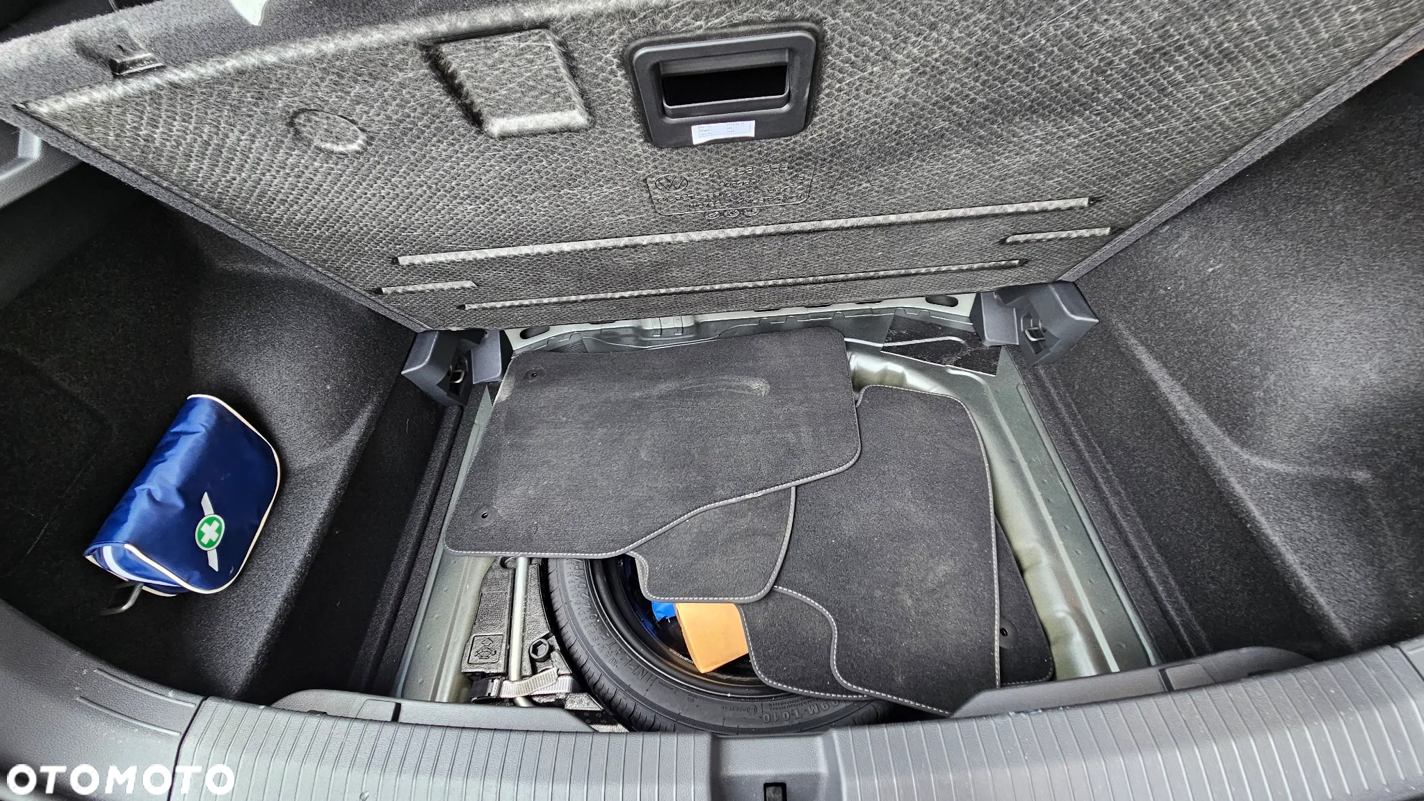 Volkswagen T-Roc 1.5 TSI R-Line DSG - 23