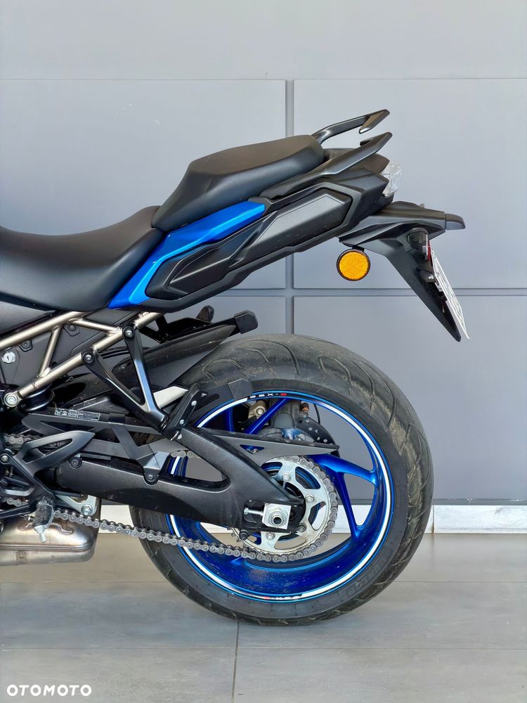 Suzuki GSX 1000 - 16