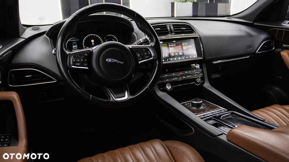 Jaguar F-Pace - 19