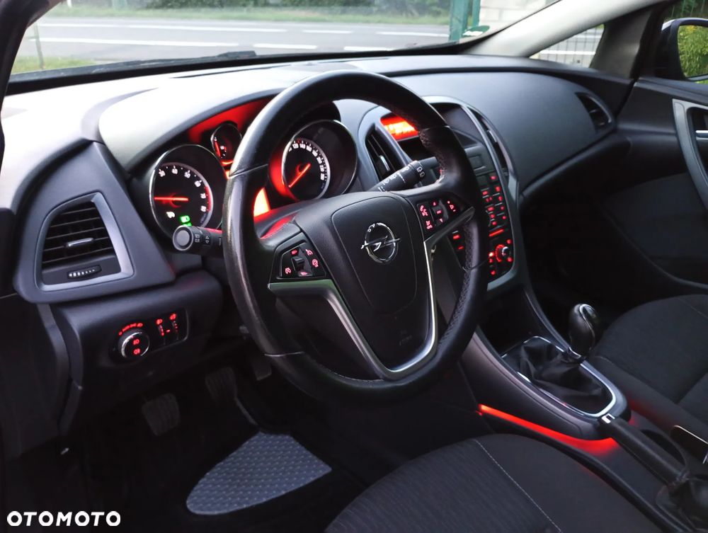 Opel Astra 1.4 Turbo - 28