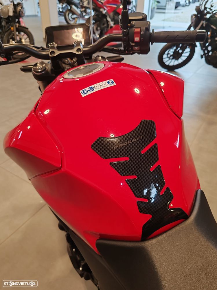 Honda CB Hornet 1000 - 5