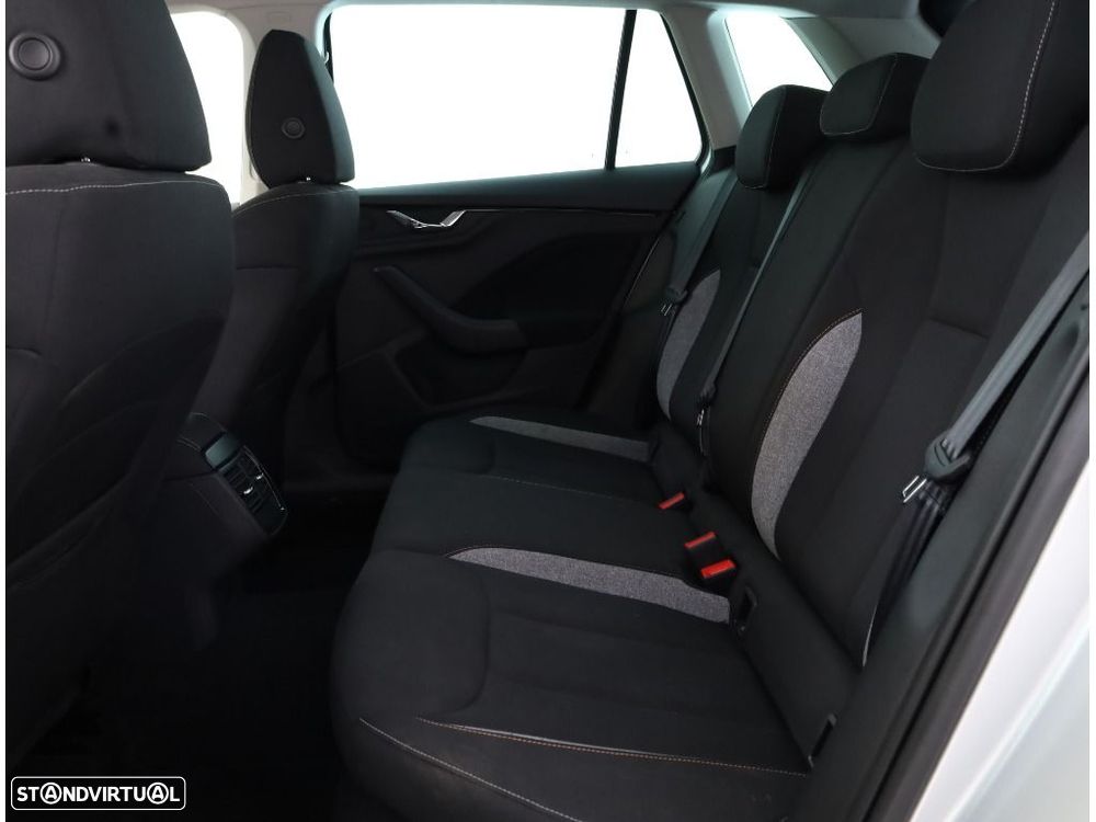 Skoda Kamiq 1.0 TSI DSG - 10