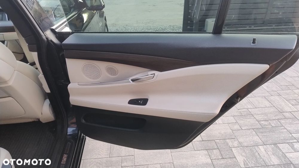 BMW Seria 5 530d xDrive - 18