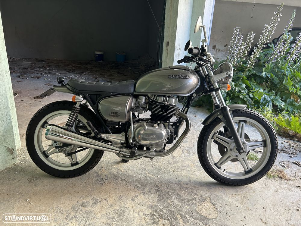 Honda CB 400T Cafe Racer - 1