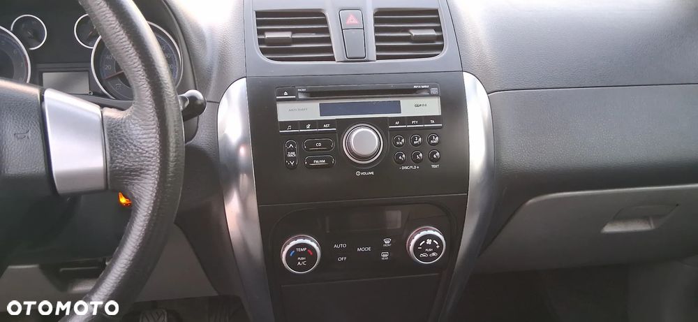 Suzuki SX4 1.6 VVT 4x4 Comfort - 16