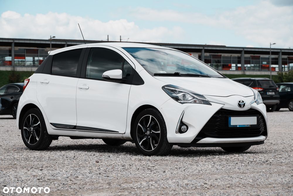 Toyota Yaris 1.5 Premium - 1