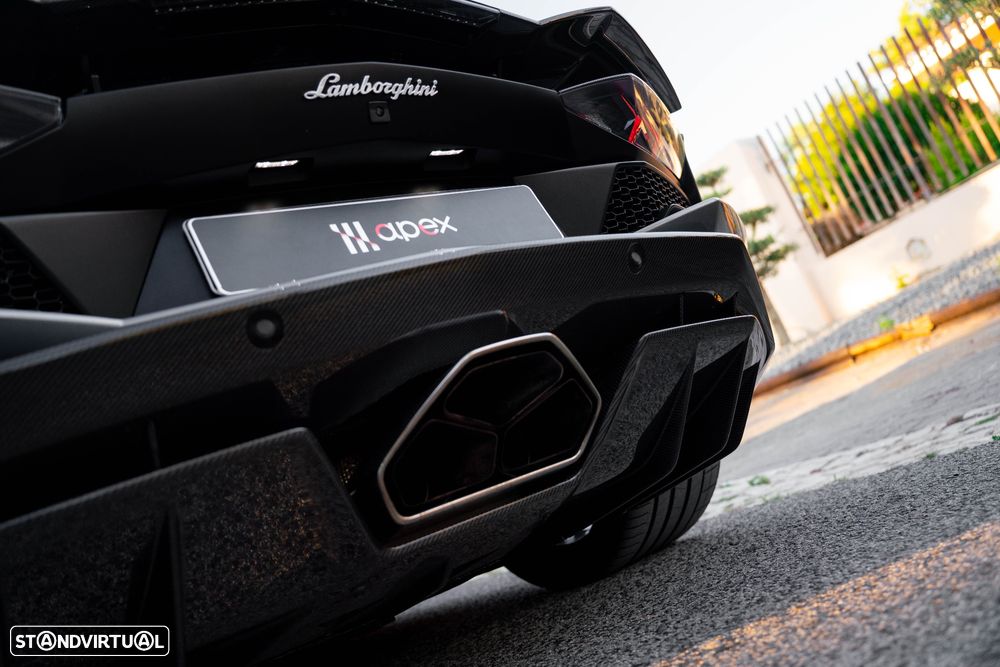 Lamborghini Aventador 6.5 V12 LP740-4 S - 25