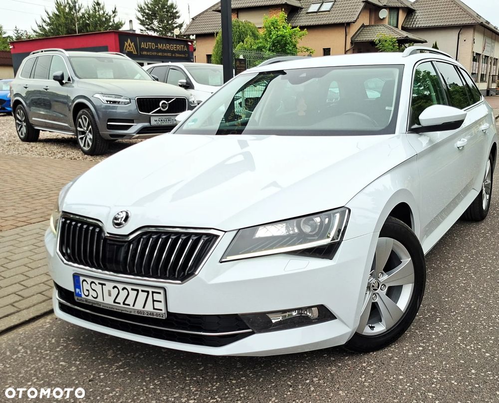 Skoda Superb 2.0 TDI Premium Edition - 12