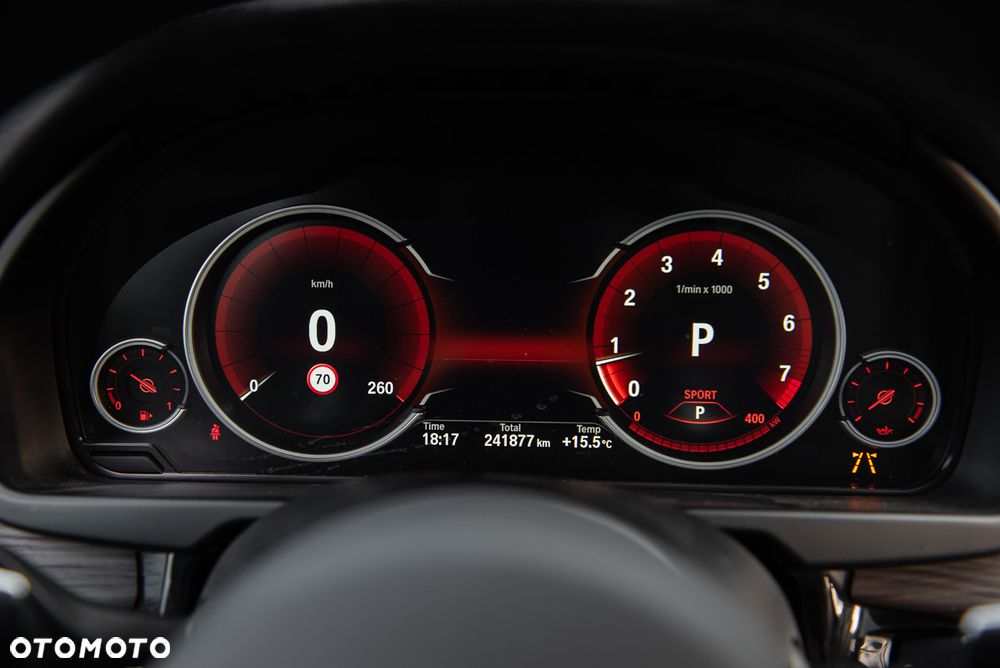 BMW X5 xDrive50i Sport-Aut - 27