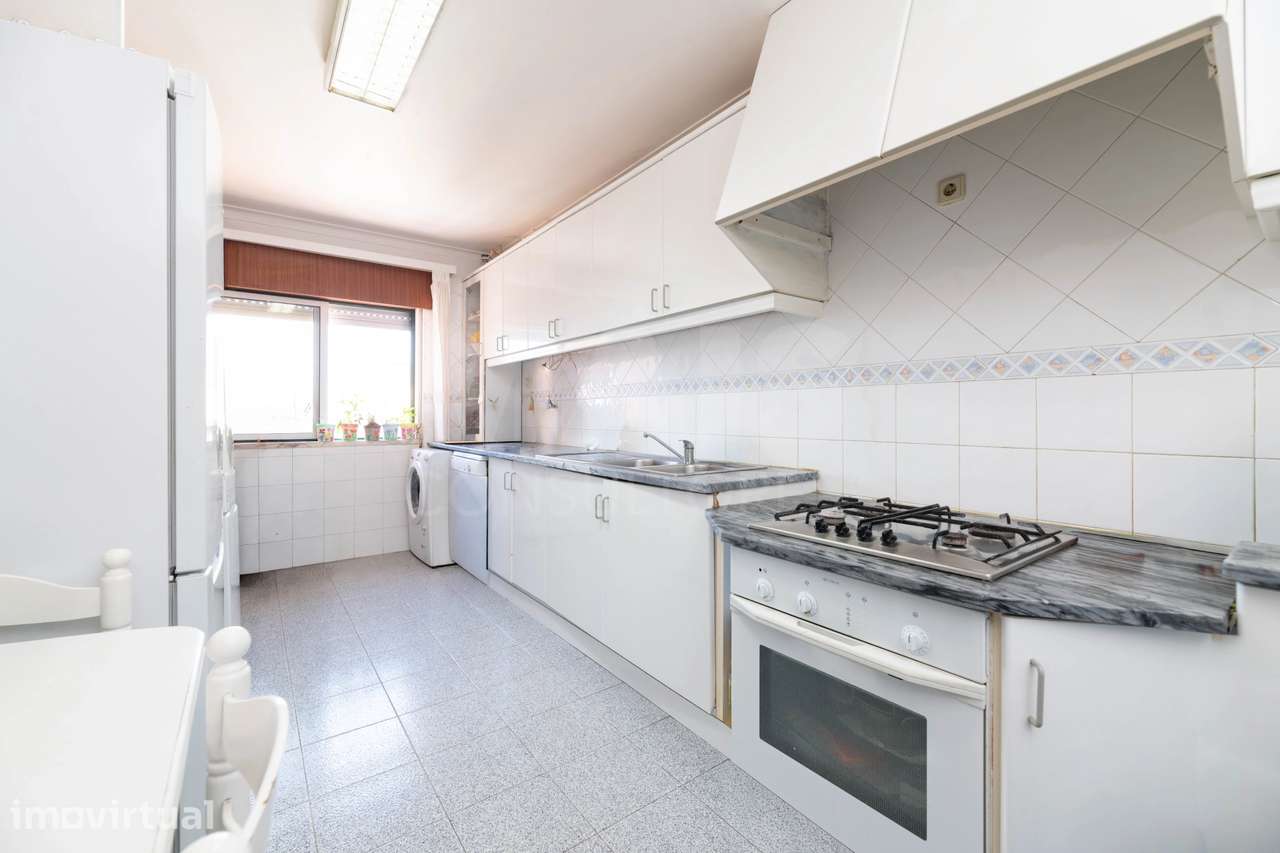 Apartamento T2 com Varanda e Arrecadação em Agualva Cacem - Sintra - Grande imagem: 5/12