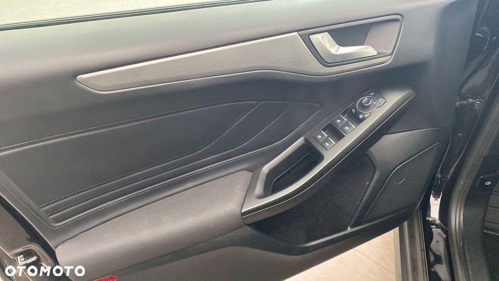 Ford Focus 1.0 EcoBoost mHEV Titanium X - 15