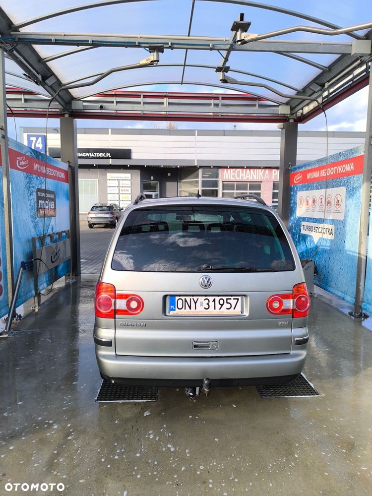 Volkswagen Sharan 1.9 TDI Comfortline - 4