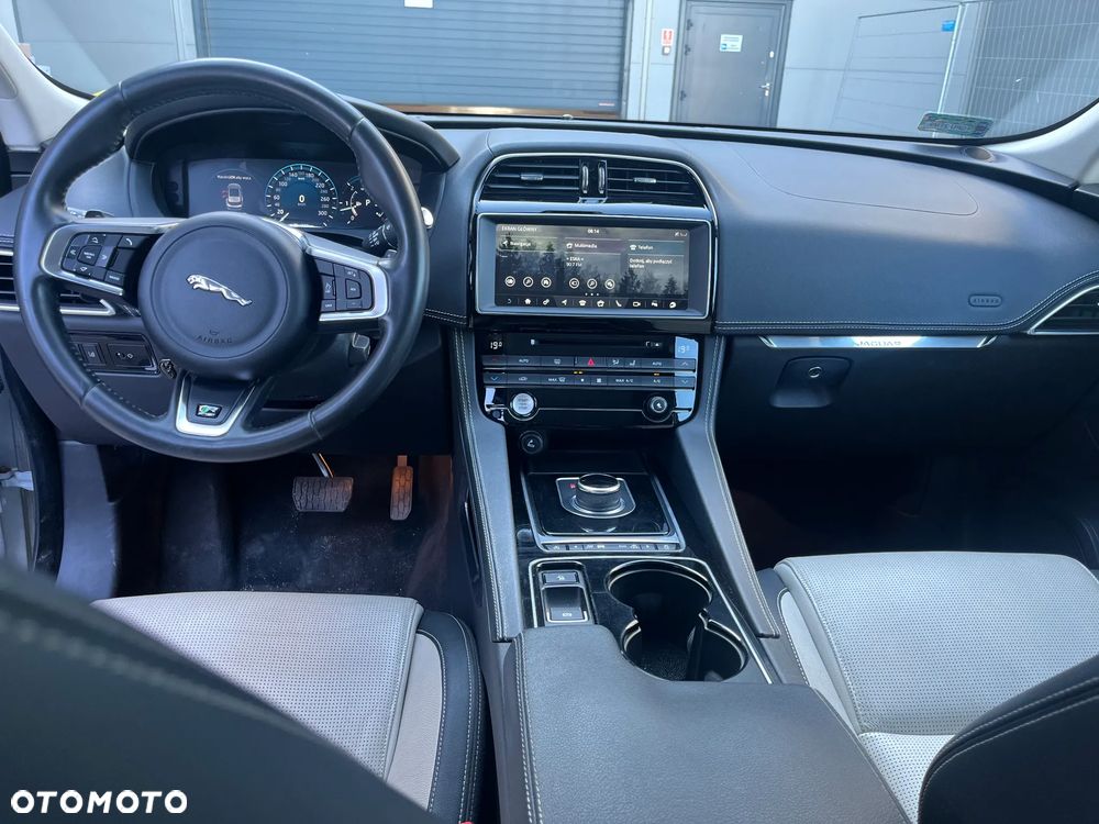 Jaguar F-Pace 3.0 TDV6 AWD First Edition - 8