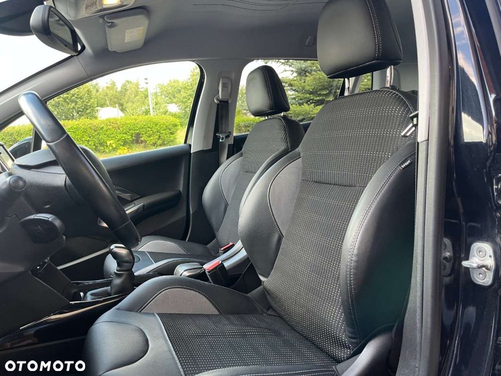 Peugeot 2008 1.6 BlueHDi Allure - 24