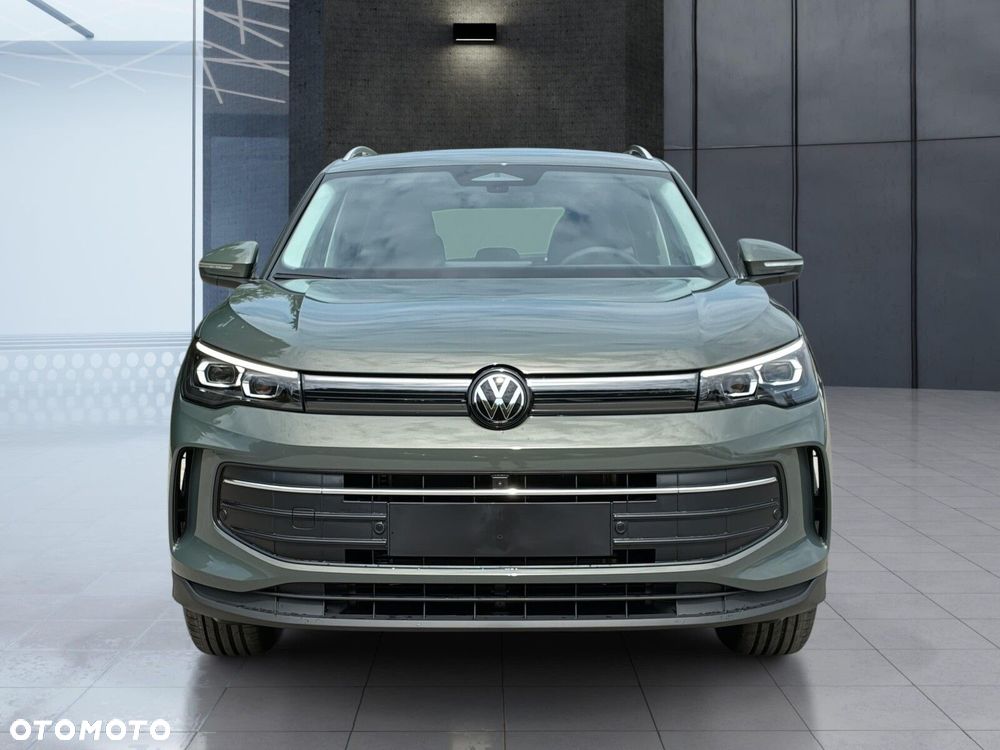 Volkswagen Tiguan - 9