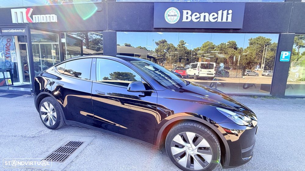 Tesla Model Y Long Range Dual Motor AWD - 11