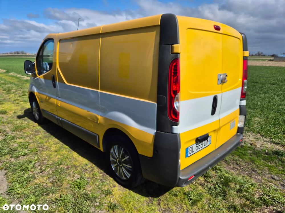 Renault Trafic - 10