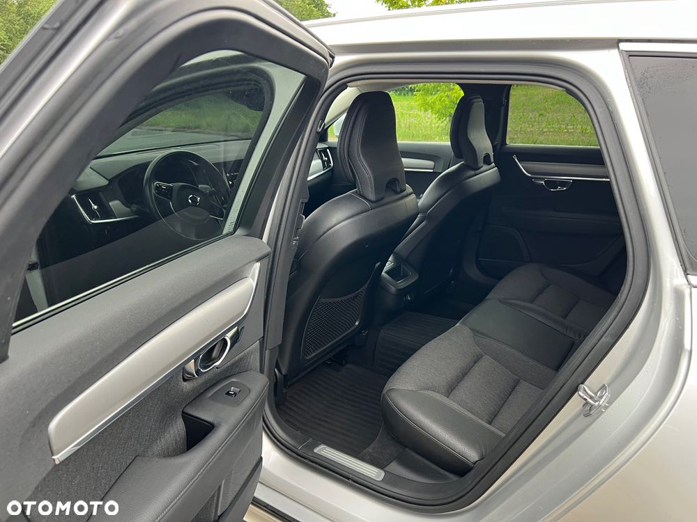 Volvo V90 D4 Momentum Pro - 11
