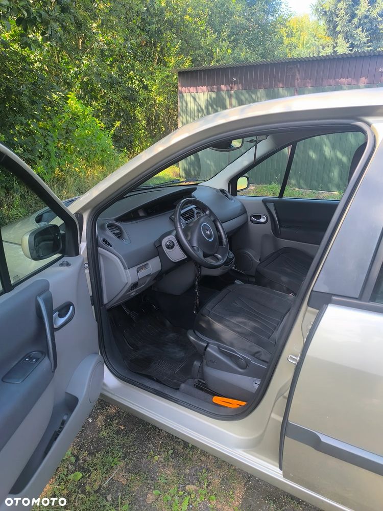 Renault Scenic 1.6 16V Confort Authentique - 10