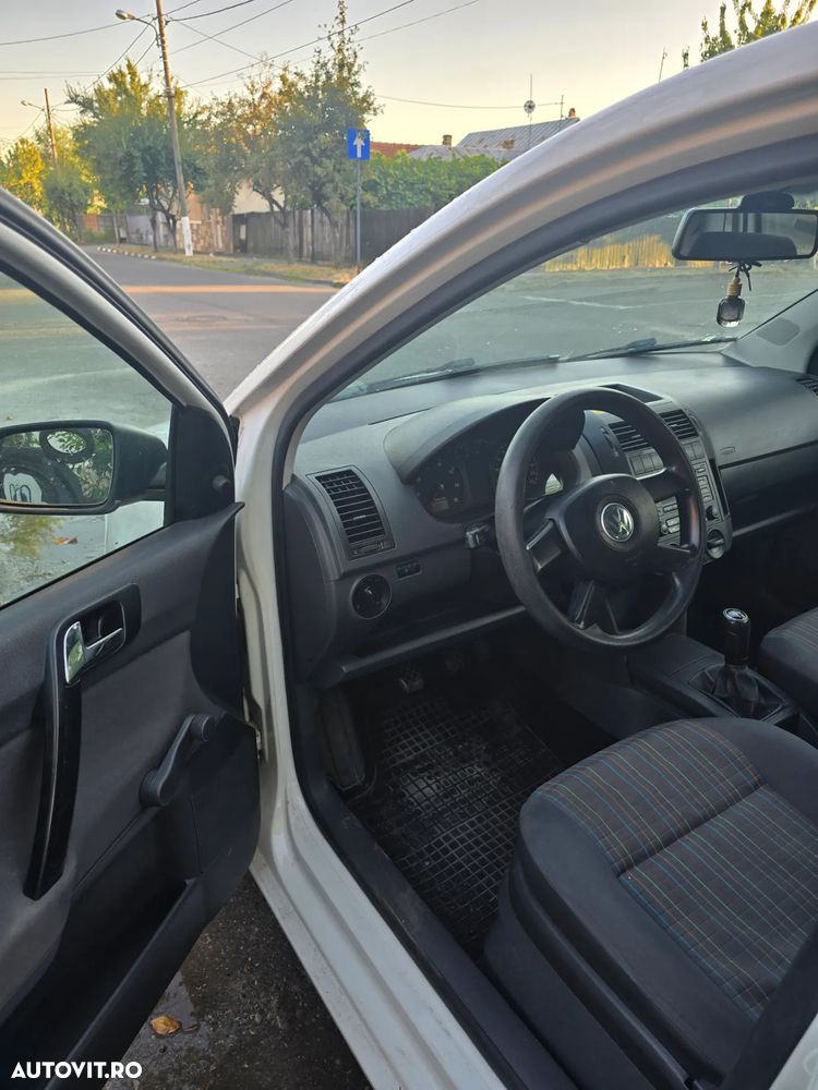 Volkswagen Polo 1.2 Attractive - 5