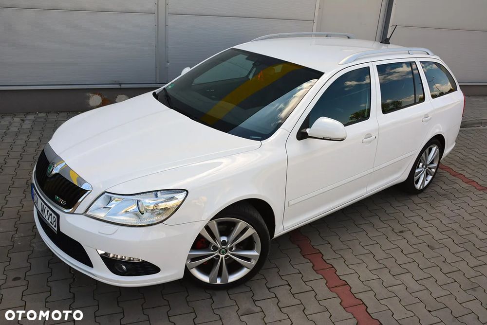 Skoda Octavia Combi 2.0 TSI RS - 17